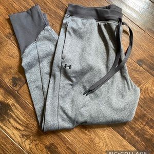 Under Armour Cold Gear Joggers. Size XL.